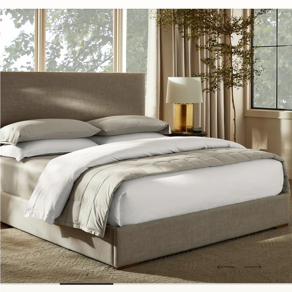 BOLL & BRANCH | Down Alternative Quilted Bed Blanket - Oak - Picture 2 of 5